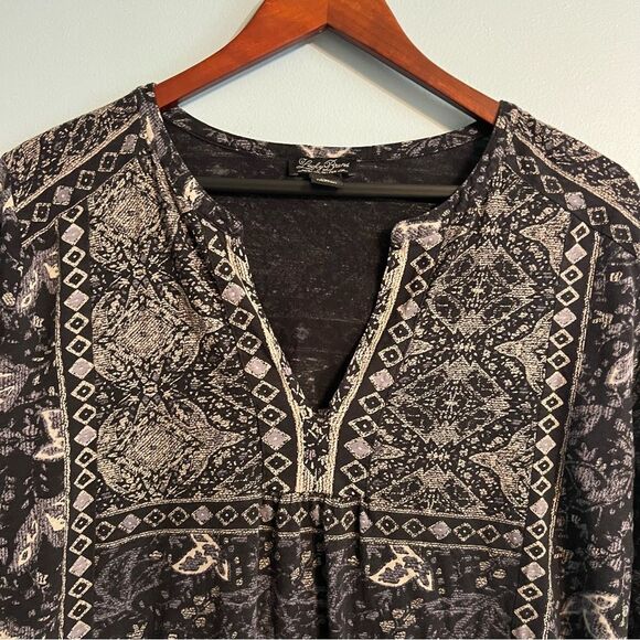 Lucky Brand Printed Top Ladies Size Medium Color: Black Multi // Soft! - Picture 12 of 15